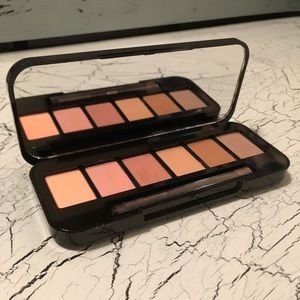 Buxom matte pallet